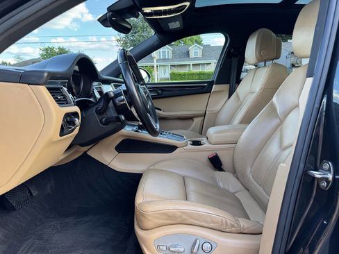 Used 2017 Porsche Macan image 16