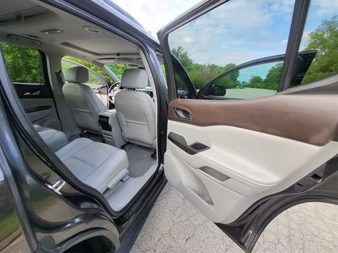 Used 2018 GMC Acadia SLT w/ LPO, Floor Liner Package FWD image 31