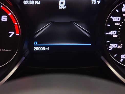 Used 2022 Alfa Romeo Stelvio Ti AWD/4WD image 32