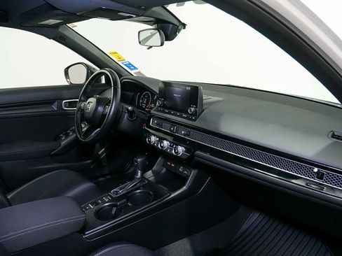 Used 2023 Honda Civic Sport image 19