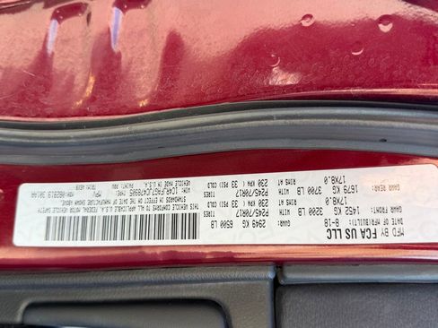 Used 2018 Jeep Grand Cherokee Laredo image 24