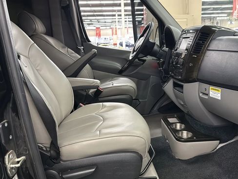 Used 2016 Mercedes-Benz Sprinter 2500 image 31