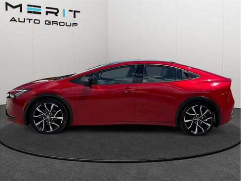 Used 2023 Toyota Prius Prime Premium FWD image 5