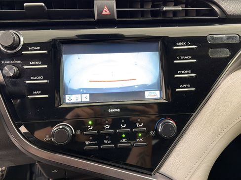 Used 2020 Toyota Camry LE w/ Convenience Package FWD image 16