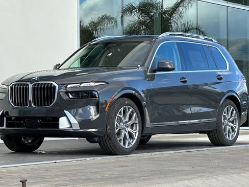 New 2026 BMW X7 xDrive40i w/ Premium Package AWD/4WD image 7