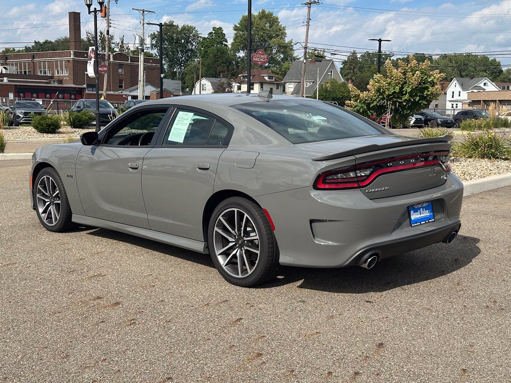 Used 2023 Dodge Charger R/T w/ Technology Group RWD image 6