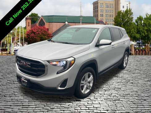 Used 2020 GMC Terrain SLE image 1
