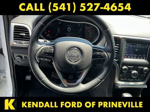 Used 2019 Jeep Grand Cherokee Laredo AWD/4WD image 13