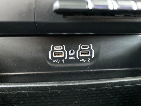 Used 2020 RAM 1500 Laramie AWD/4WD image 18