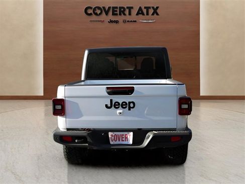 New 2025 Jeep Gladiator Sport image 4