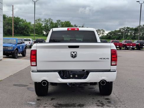 Used 2019 RAM 1500 Express w/ Express Value Package AWD/4WD image 5