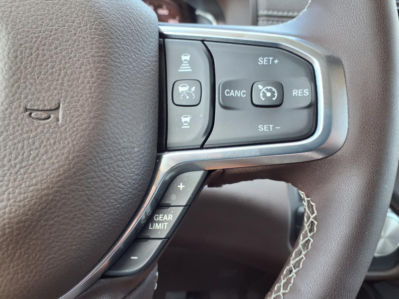 Used 2025 RAM 1500 Laramie AWD/4WD image 13