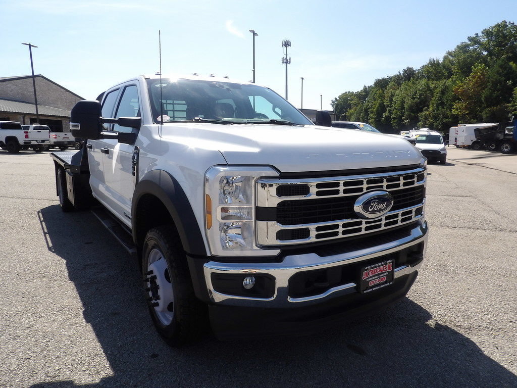 Used 2025 Ford F550 4x4 Crew Cab image 11