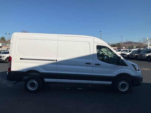 New 2026 Ford Transit 250 148 Medium Roof RWD image 4