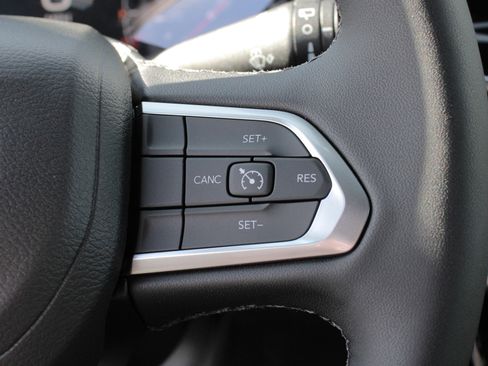 New 2026 Jeep Compass Latitude image 10