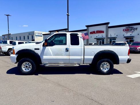 Used 2003 Ford F250 XLT AWD/4WD image 3