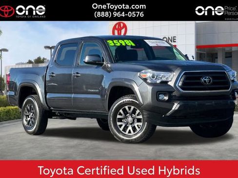 Certified 2022 Toyota Tacoma SR5 w/ Technology Package image 1