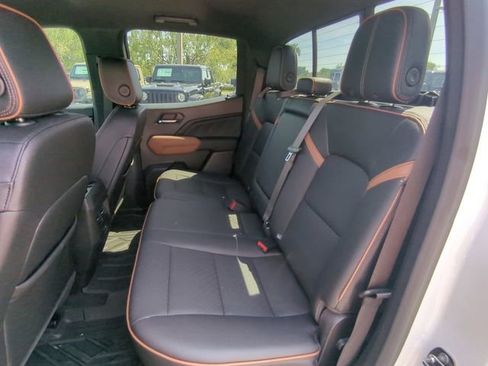 Used 2023 GMC Canyon AT4 w/ AT4 Premium Package AWD/4WD image 15