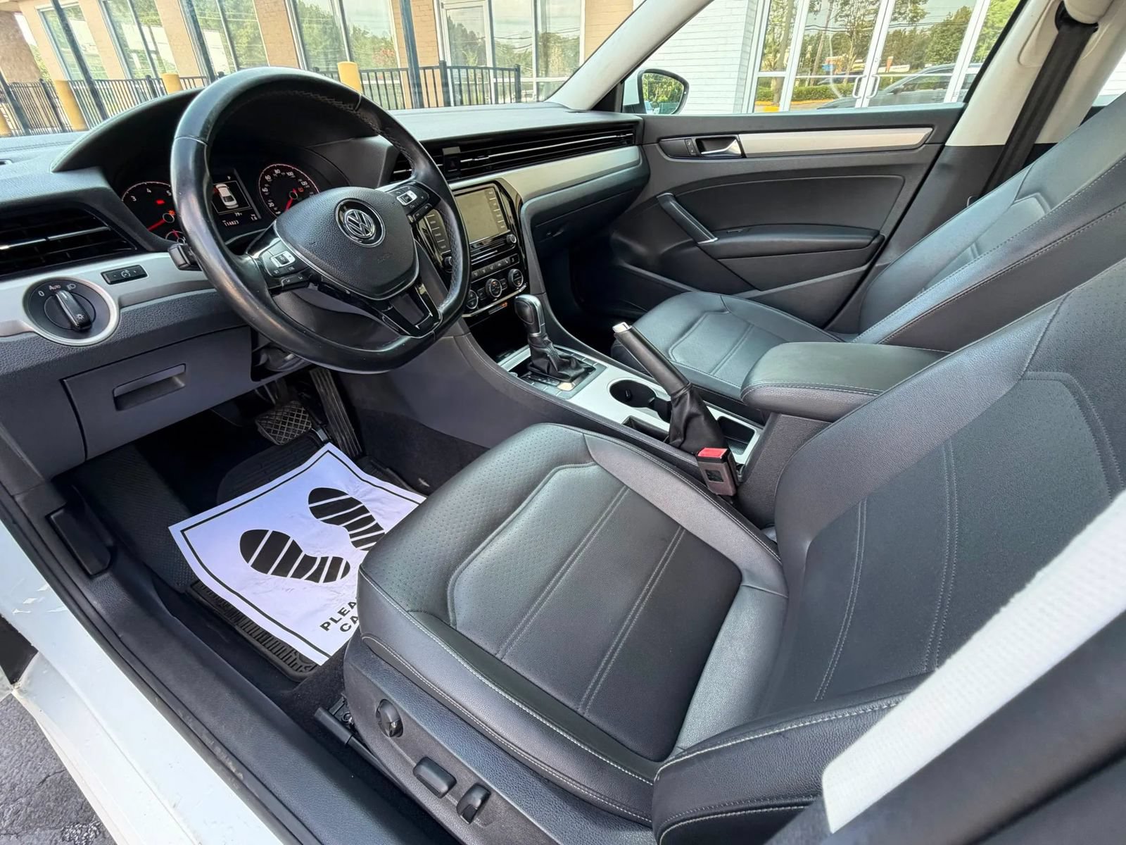 Used 2020 Volkswagen Passat 2.0T SE FWD image 9