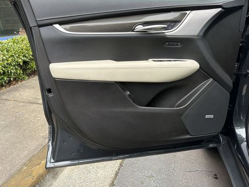 Certified 2023 Cadillac XT5 Sportv image 10