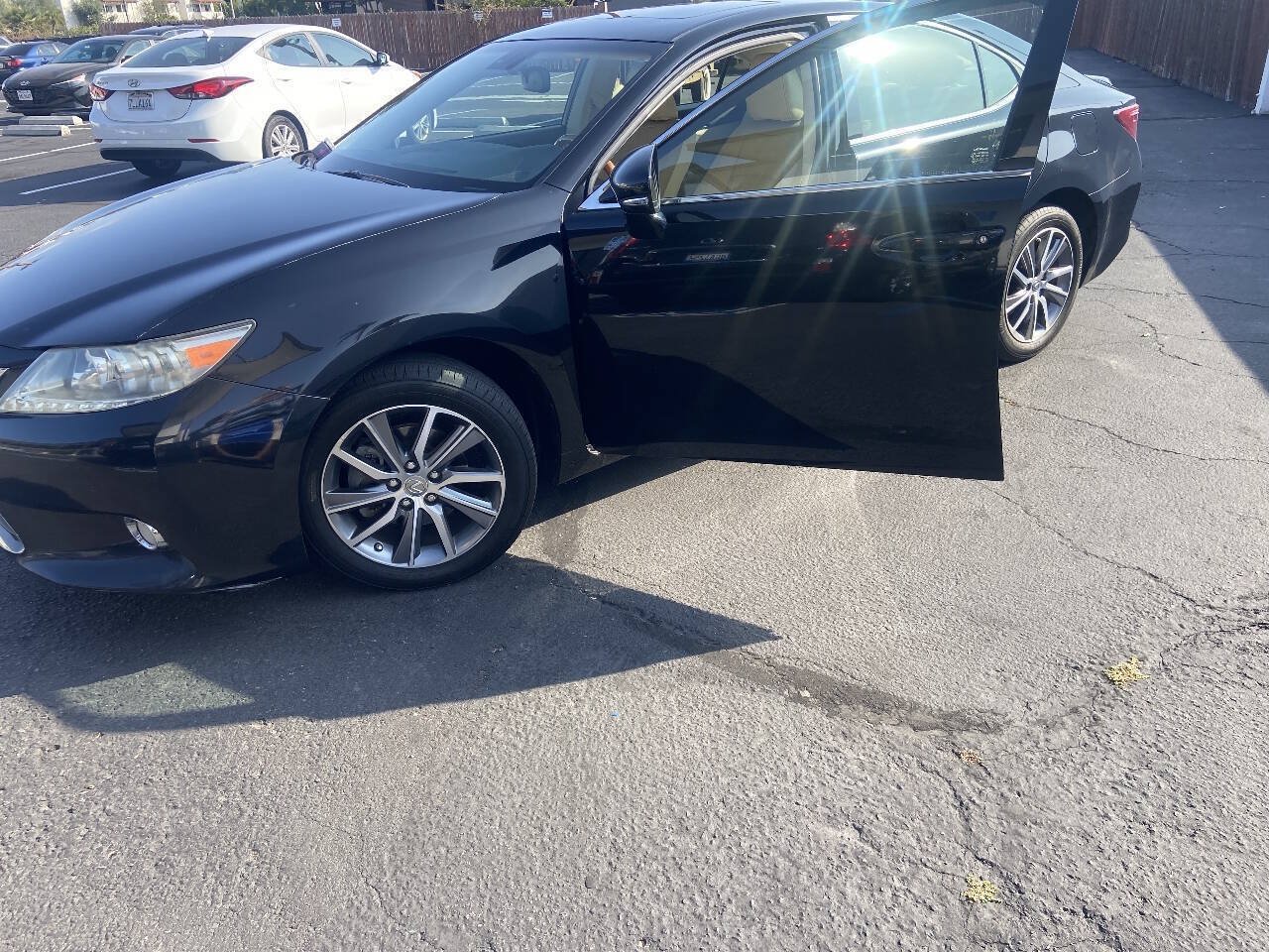 Used 2013 Lexus ES 300h w/ Luxury Pkg FWD image 27