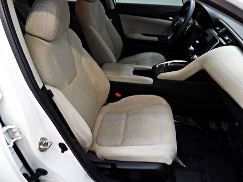 Used 2019 Honda Insight EX image 14