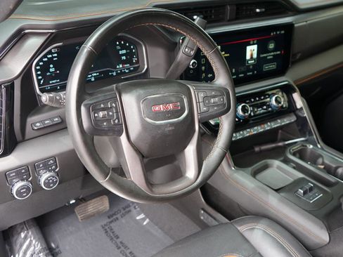 Used 2024 GMC Sierra 2500 AT4 w/ Technology Package AWD/4WD image 10