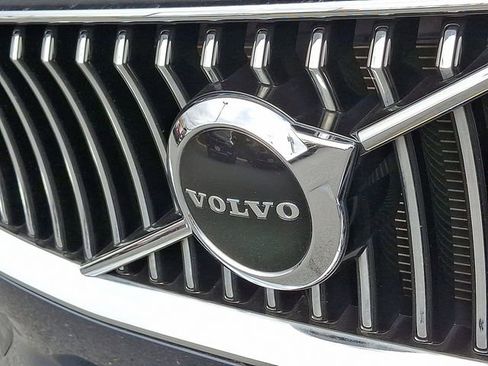 Used 2022 Volvo XC90 T5 Momentum w/ Climate Package image 33