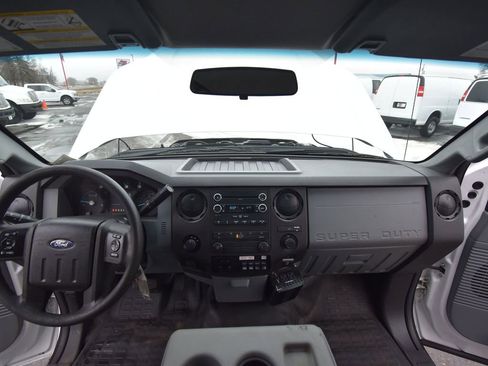 Used 2016 Ford F550 4x4 Regular Cab Super Duty image 31