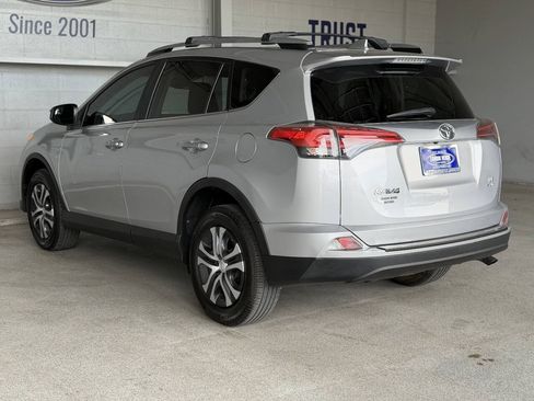 Used 2017 Toyota RAV4 LE w/ Carpet Mat Package AWD/4WD image 8