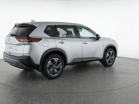 Used 2025 Nissan Rogue SV image 9