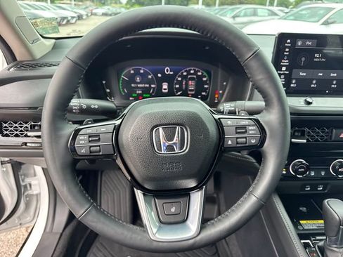 Used 2025 Honda Accord Touring image 19