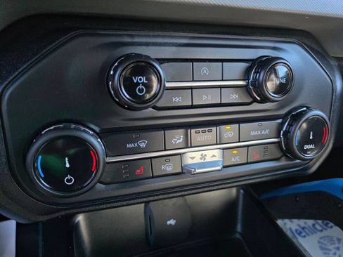 Used 2022 Ford Bronco Black Diamond AWD/4WD image 46