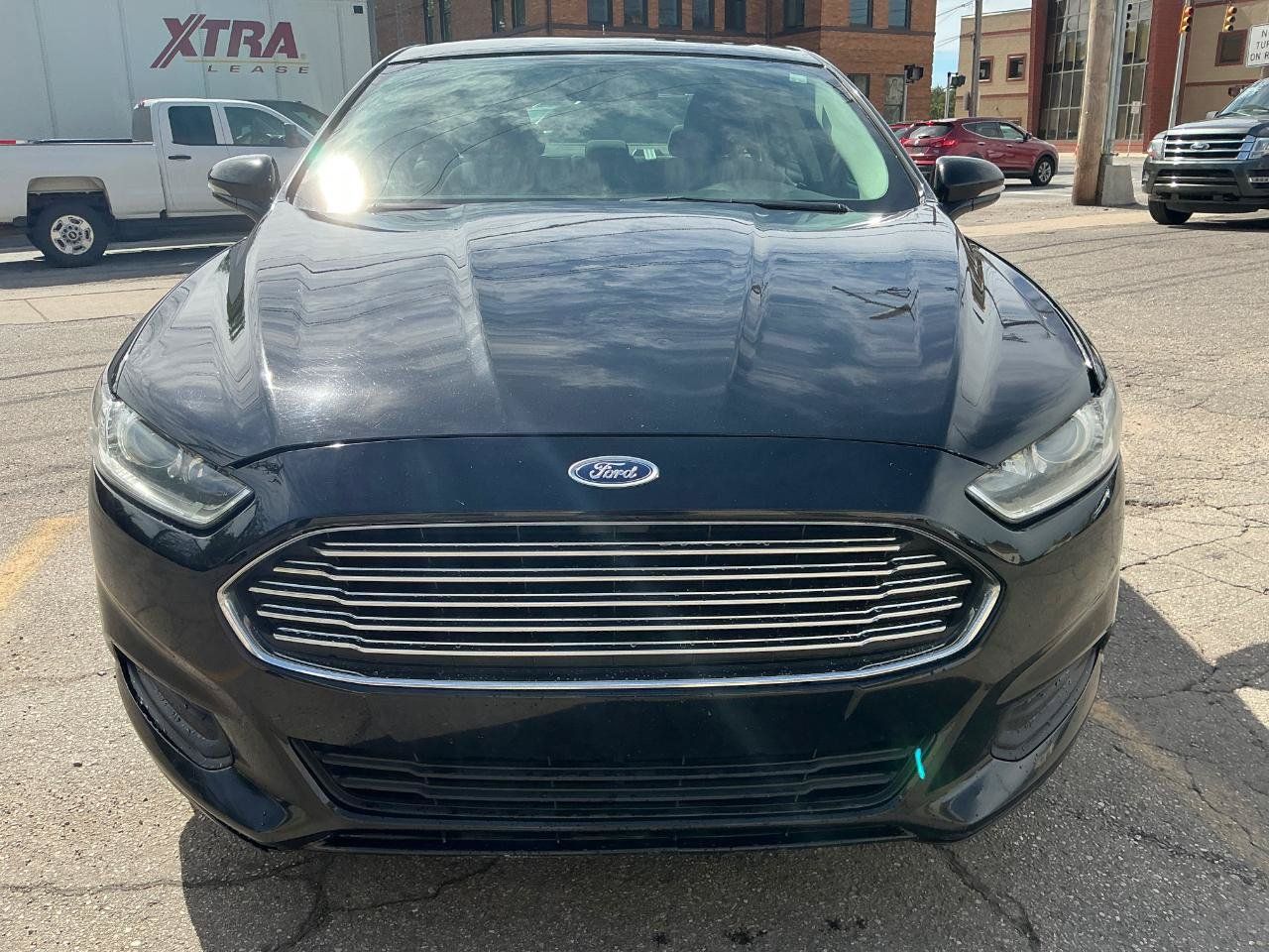 Used 2016 Ford Fusion SE FWD image 9