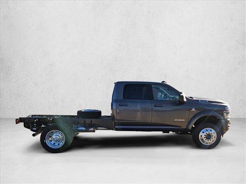 New 2026 RAM 4500 4x4 Crew Cab DRW image 4