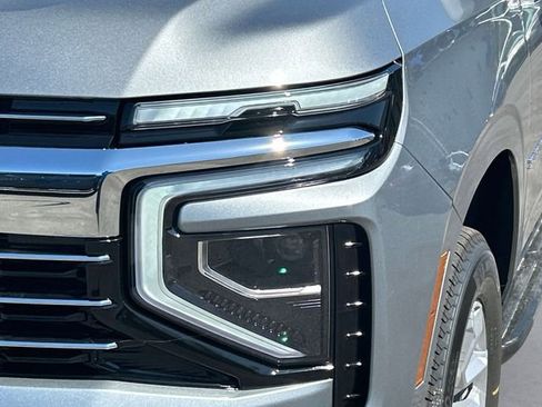 New 2026 Chevrolet Suburban LT w/ Comfort Package AWD/4WD image 9