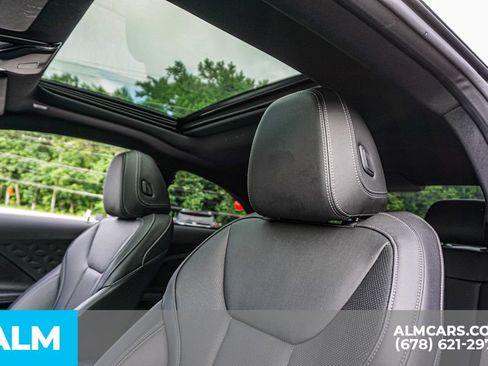 Used 2024 BMW 230i Coupe w/ Premium Package RWD image 18