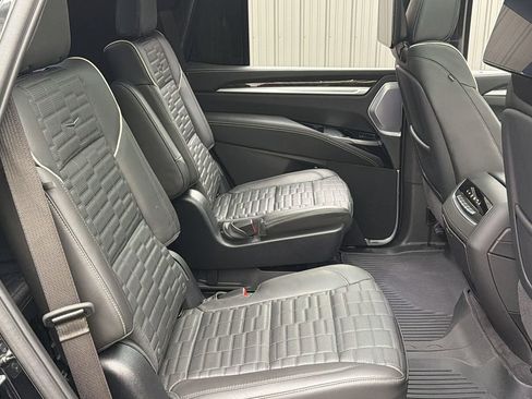 Used 2025 Cadillac Escalade Sport Platinum w/ LPO, ONYX Package image 36