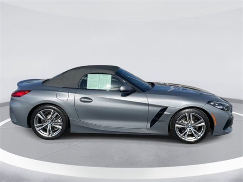 Used 2024 BMW Z4 sDrive30i w/ Convenience Package image 4