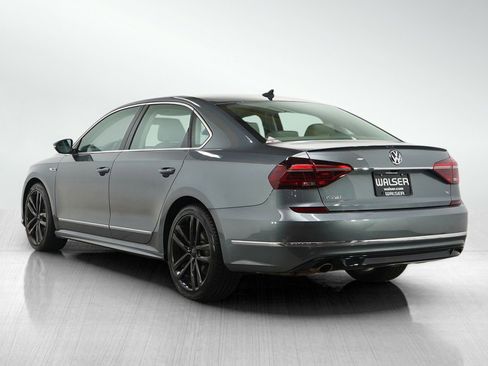 Used 2017 Volkswagen Passat 1.8T R-Line image 3