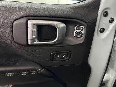 Used 2024 Jeep Wrangler Unlimited Sahara w/ Safety Group image 10