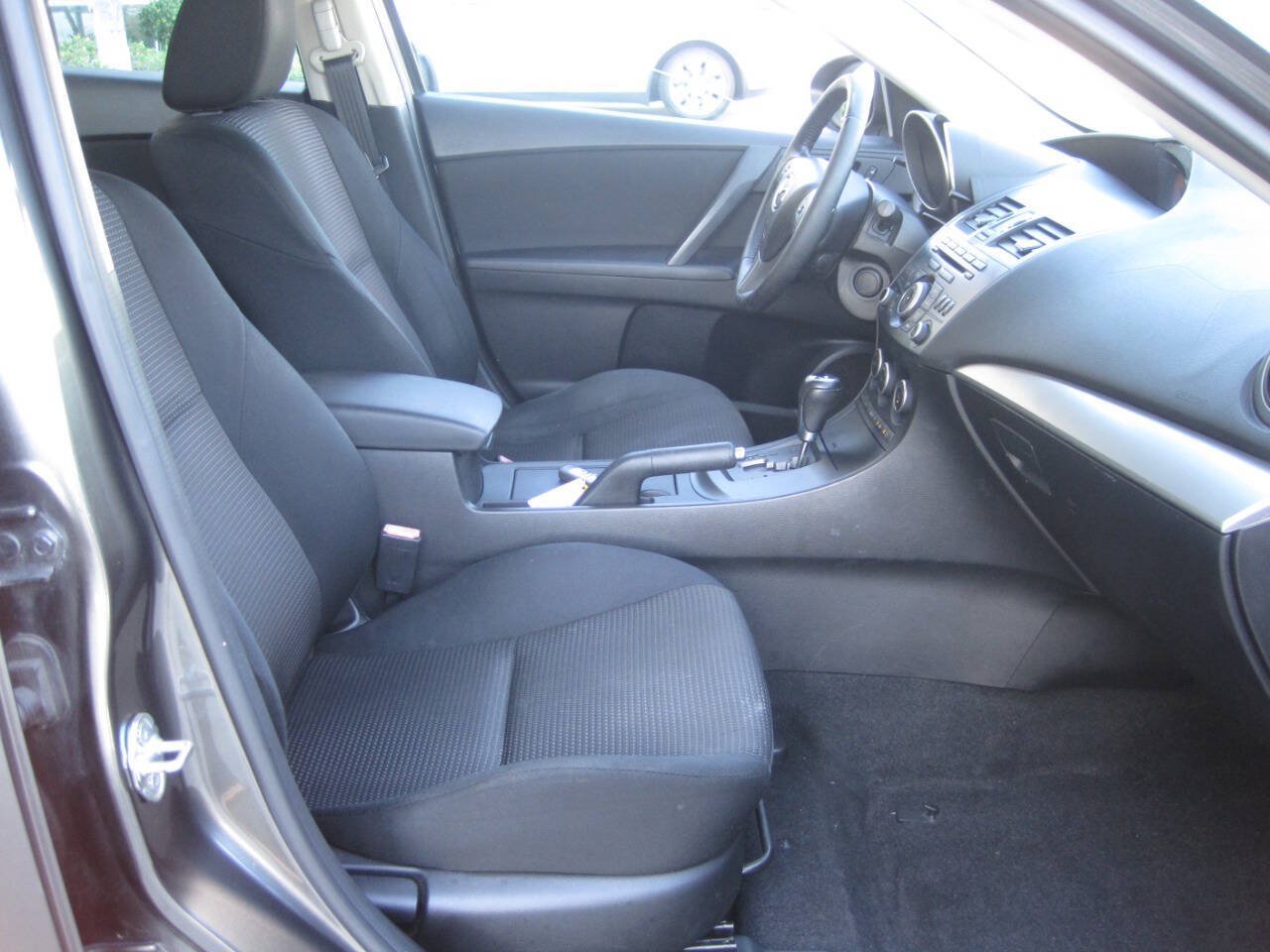 Used 2013 MAZDA MAZDA3 i Touring FWD image 27