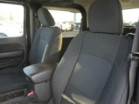 Used 2019 Jeep Wrangler Sport S image 10