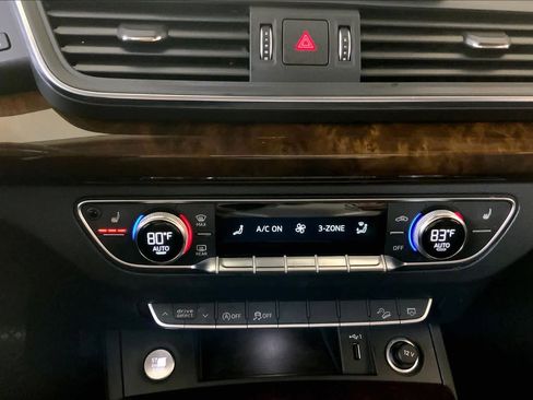 Used 2019 Audi Q5 2.0T Premium image 34