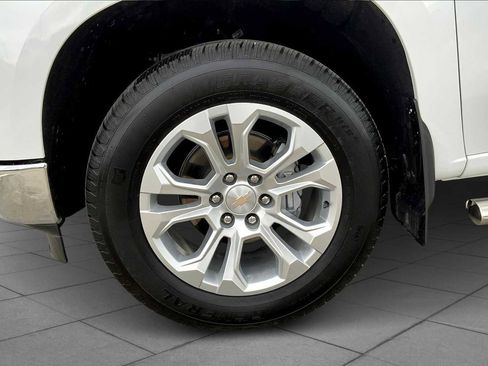 Used 2024 Chevrolet Silverado 1500 LTZ w/ LTZ Convenience Package II AWD/4WD image 11