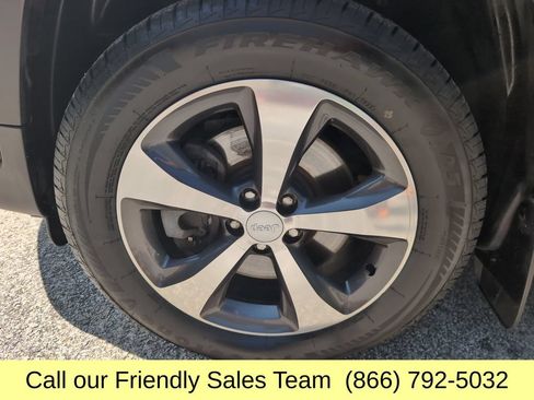 Used 2019 Jeep Cherokee Limited AWD/4WD image 26