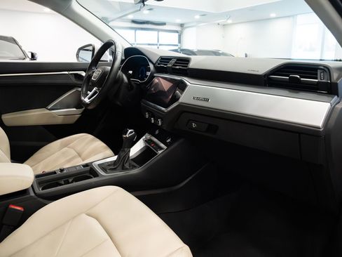 Used 2020 Audi Q3 2.0T Premium w/ Convenience Package image 9