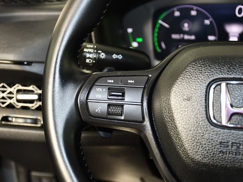 Used 2025 Honda Accord Sport image 15