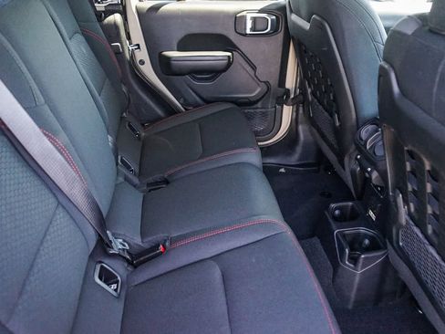 Used 2020 Jeep Gladiator Rubicon image 16