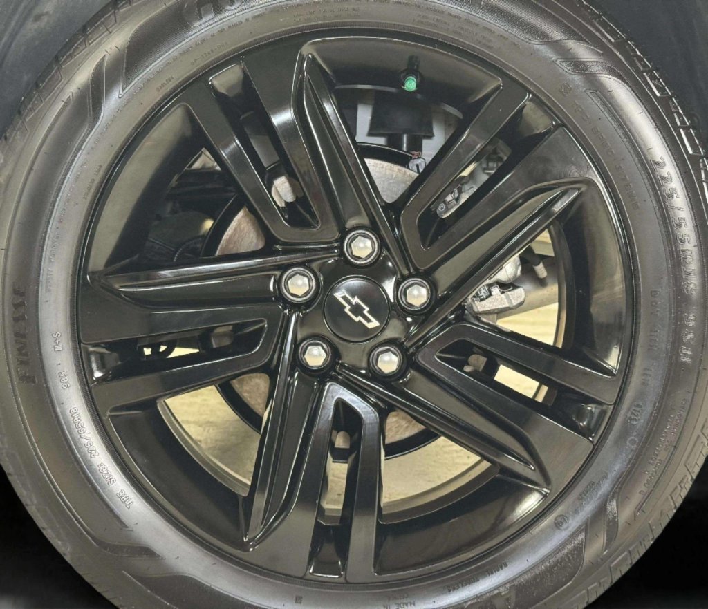 Used 2025 Chevrolet Trax ACTIV w/ Sunroof Package FWD image 30